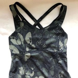 LULULEMON - yoga tank